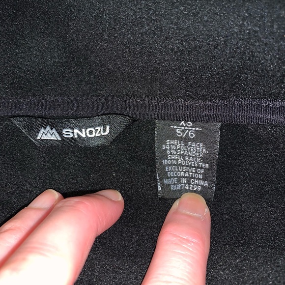 Snozu performance hooded zip front jacket. XS/5-6. Virtually New! - Picture 3 of 10